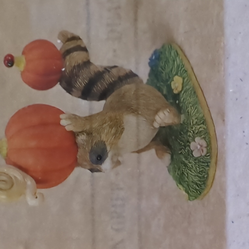 Charming Tails figurine collectible #87/438,Picking Time